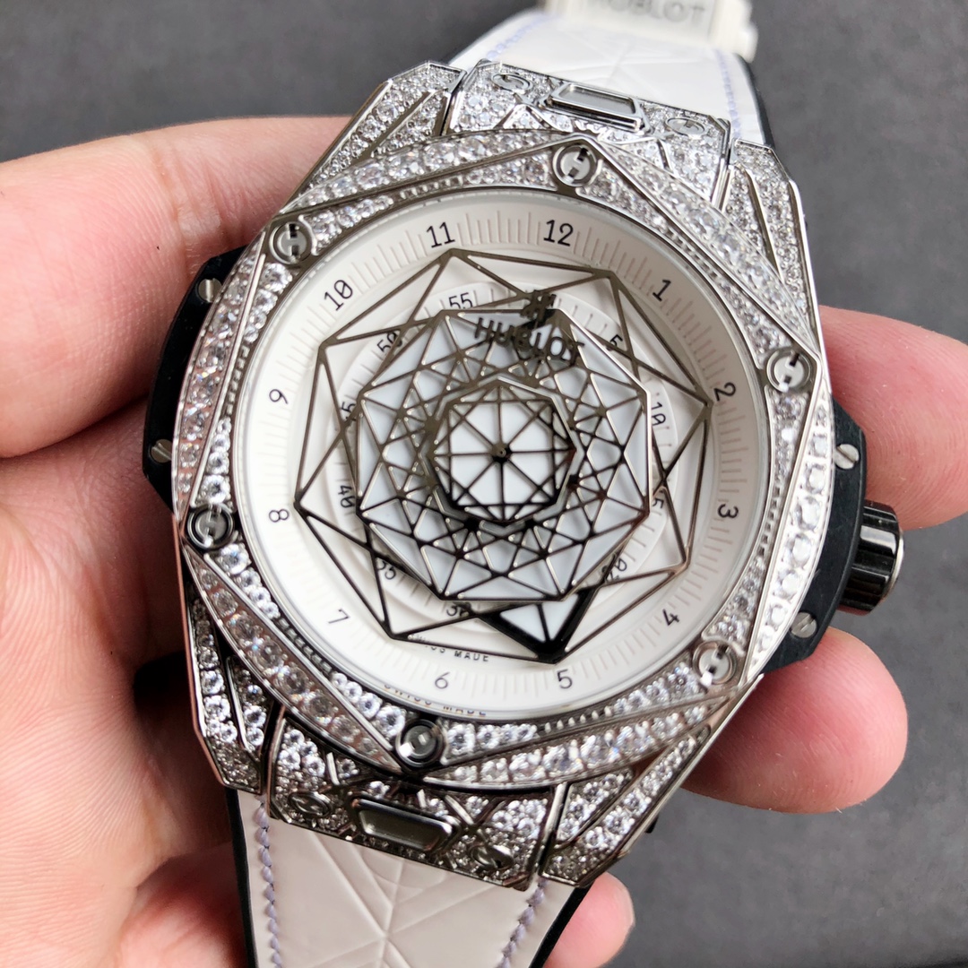 Hublot BIG BANG series 415.NX.1112.VR.MXM16 watch