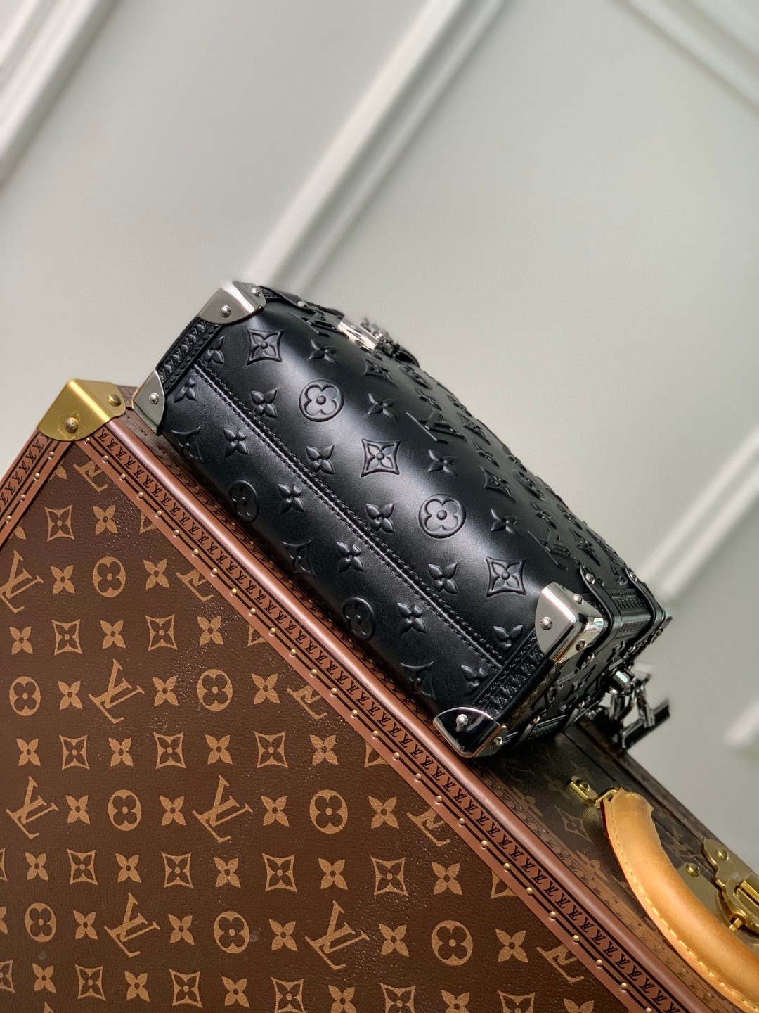 LV M21709 bag