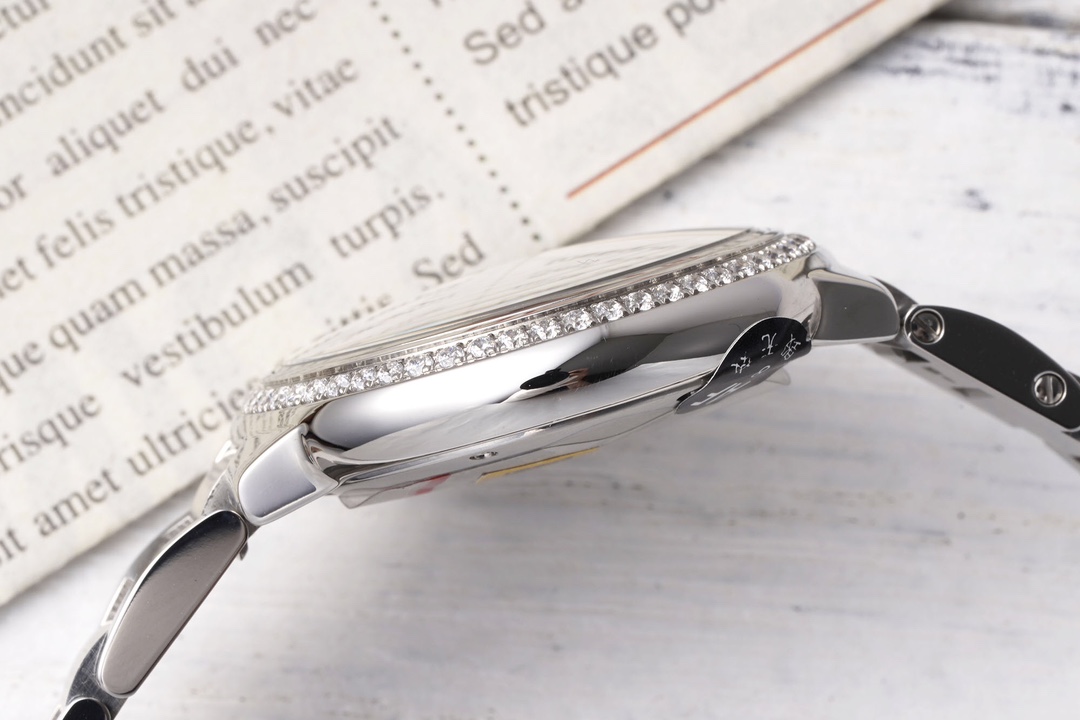 Cartier 33mm blue balloon series watch