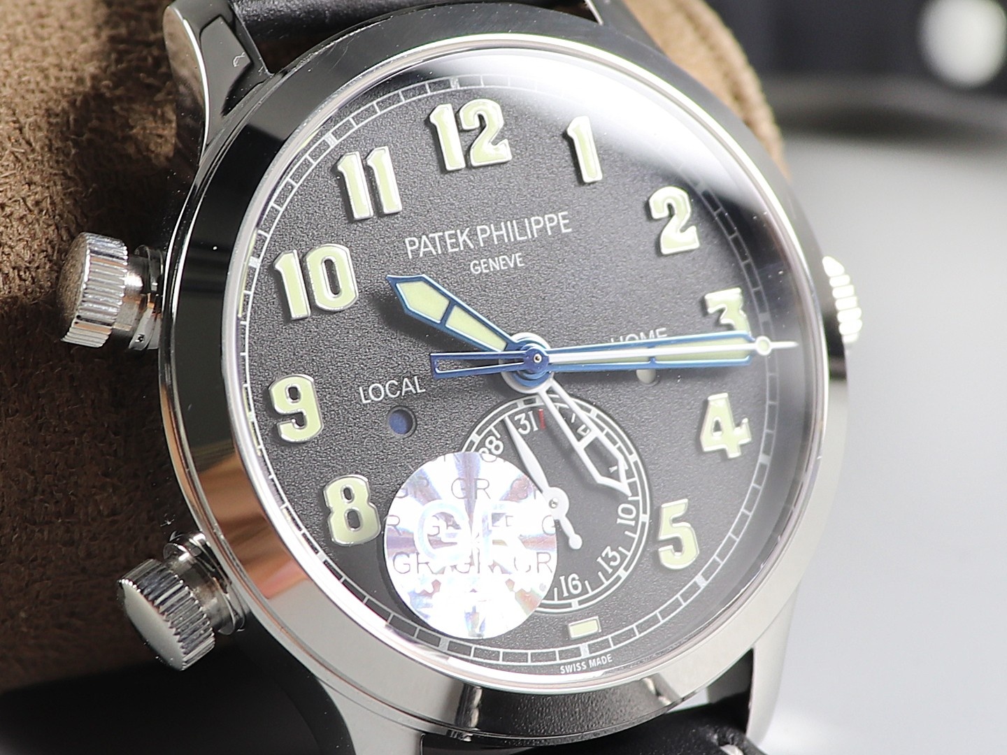 Patek Philippe time zone function ref.5524 Calatrava pilot travel time watch series