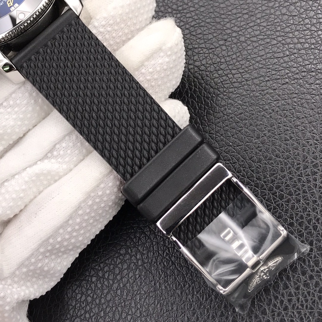 Breitling family - the Super Ocean Culture II 42mm watch