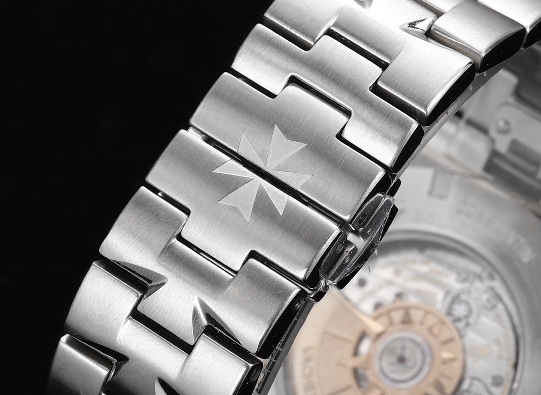 Vacheron Constantin 7900V series, with