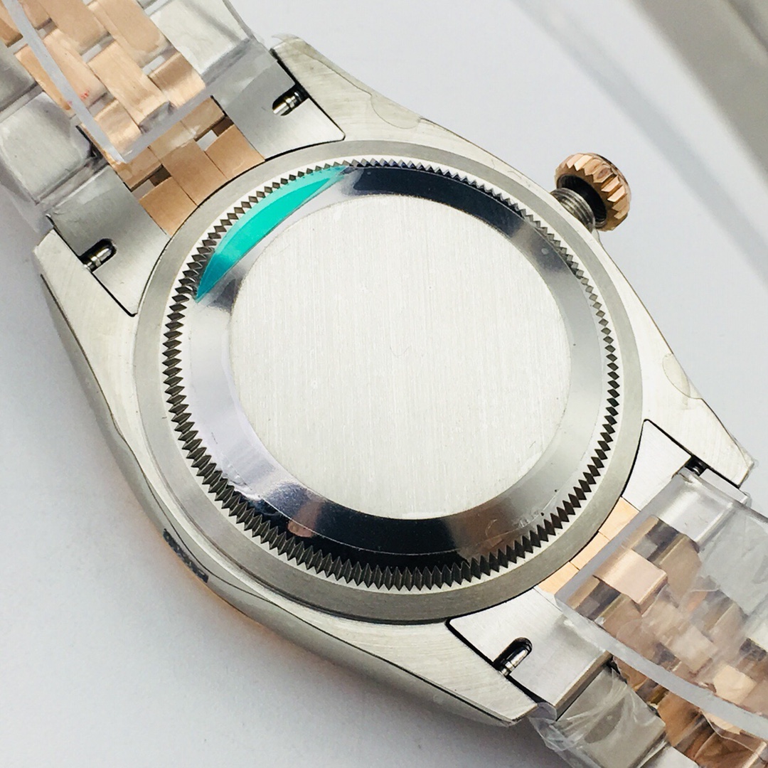 Rolex's original molded 3235 automatic mechanical movement Datejust series 126233