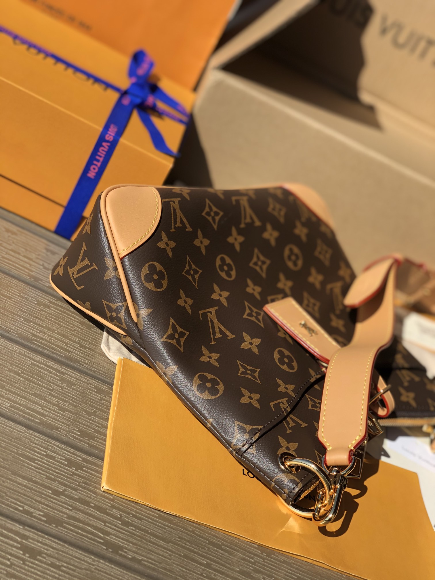 LV164747 bag