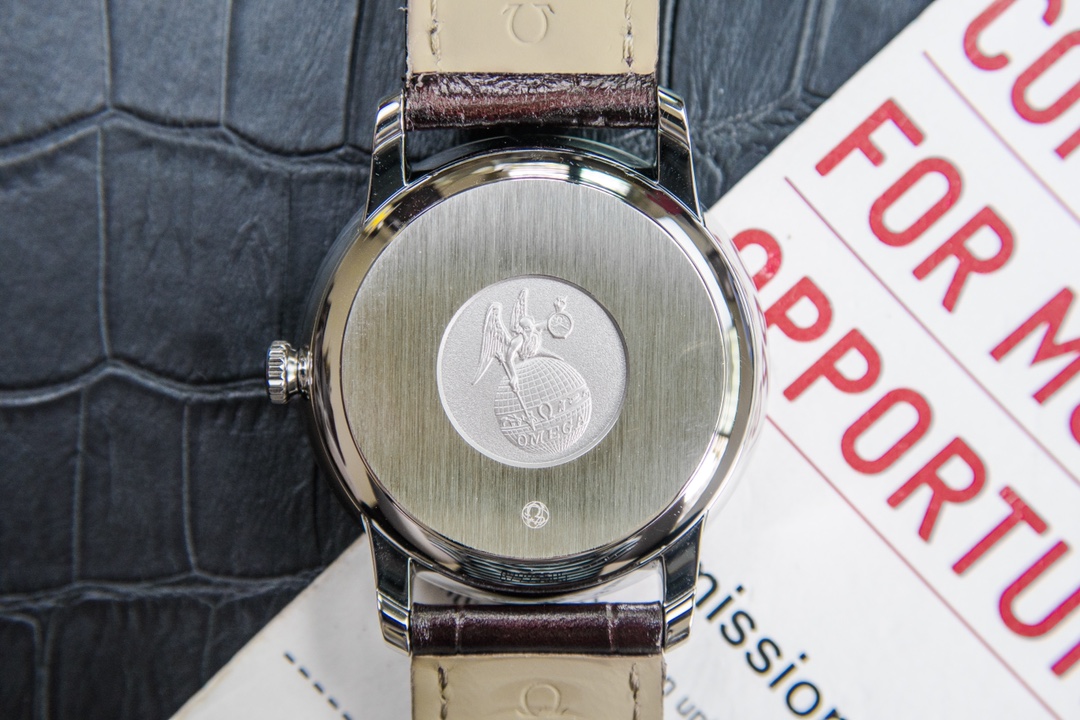 Omega Kinetic Die Fei is equipped with 2824