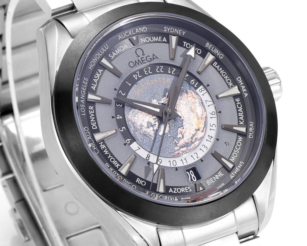 Omega Speedmaster World Time 220.10.43.22.03.001