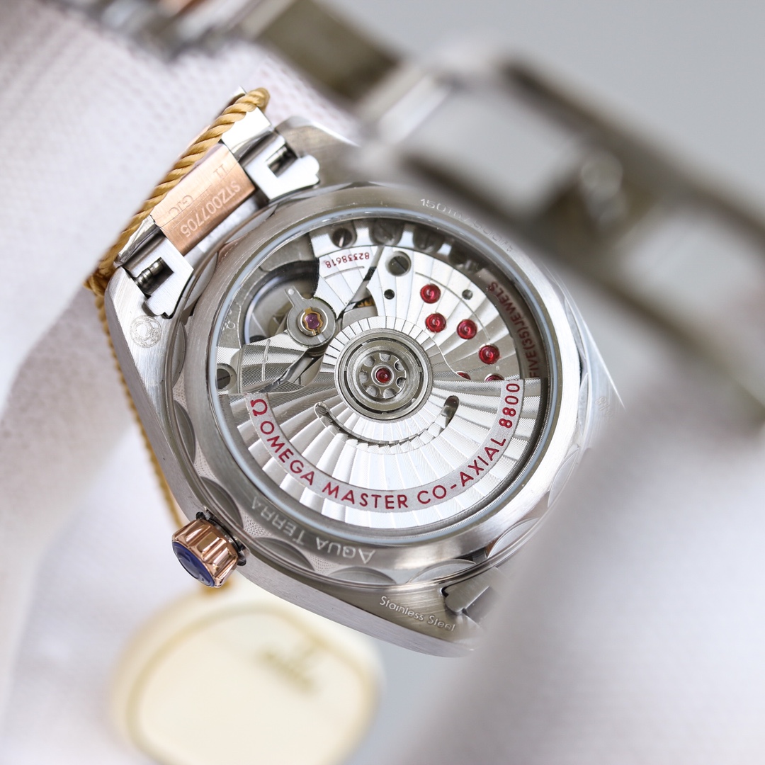 The Omega Seamaster series has a diameter of 34mm