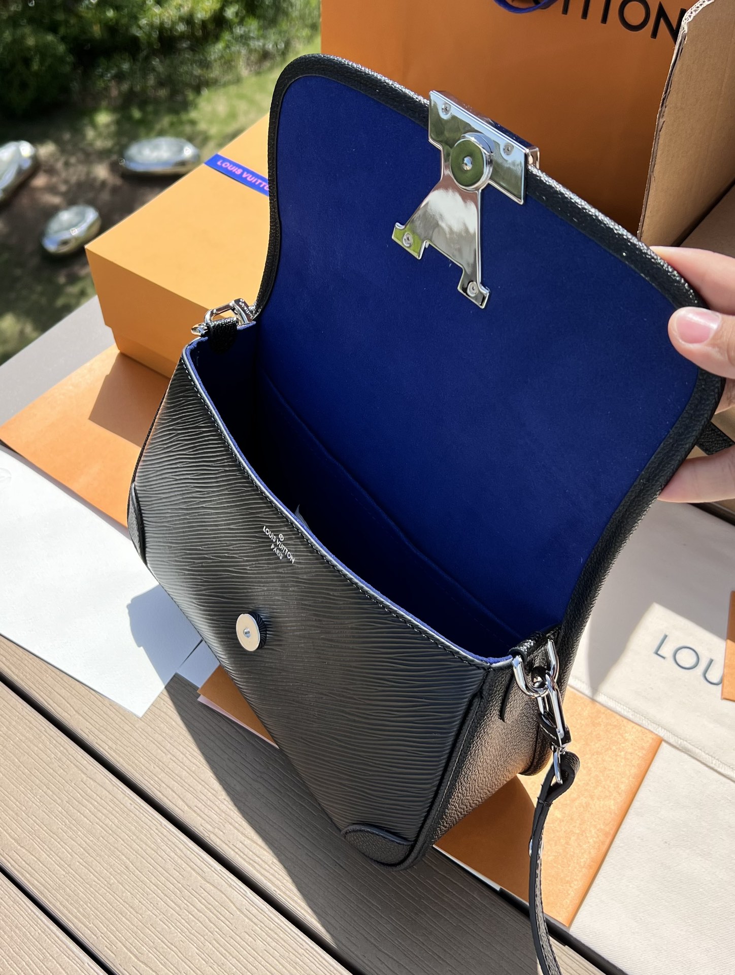 LV164914 bag