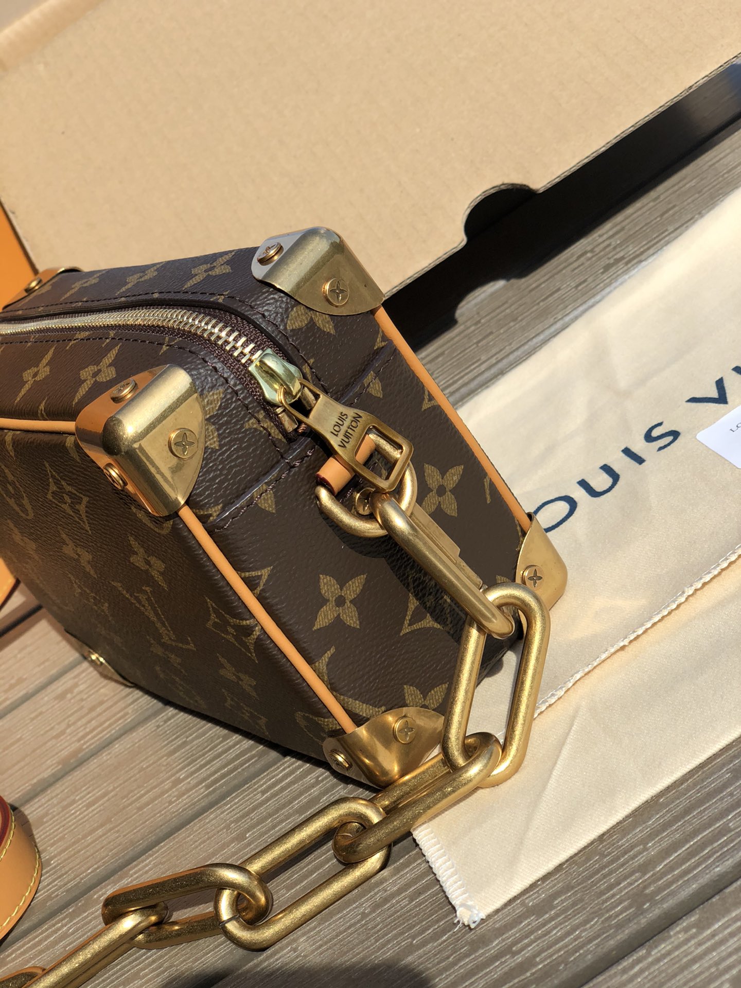 LV164332 bag
