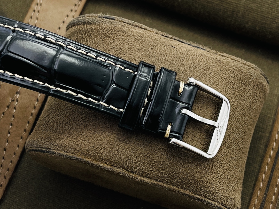 Longi*nes classic watchmaking traditional series 1832 model: L4.825.4.92.2