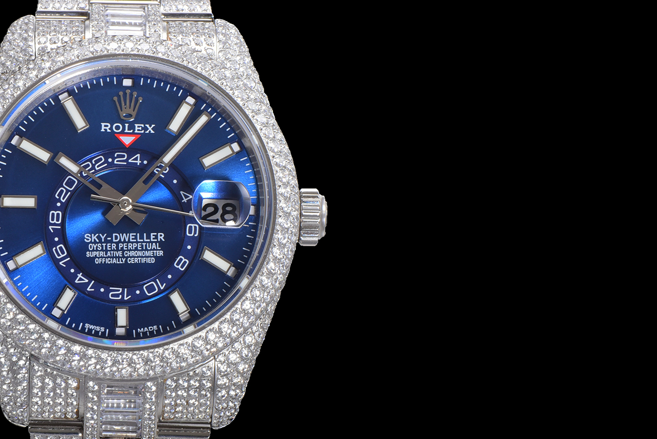 The Rolex Sky-Dweller. Sky-Dweller customized version shines655981