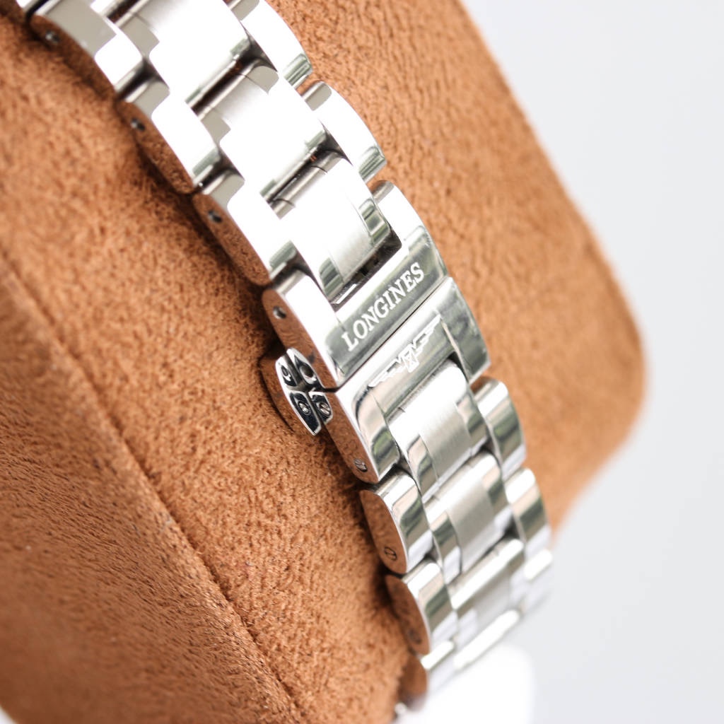 Longines' famous women's series L2.409..4.87.4 is simple and elegant,