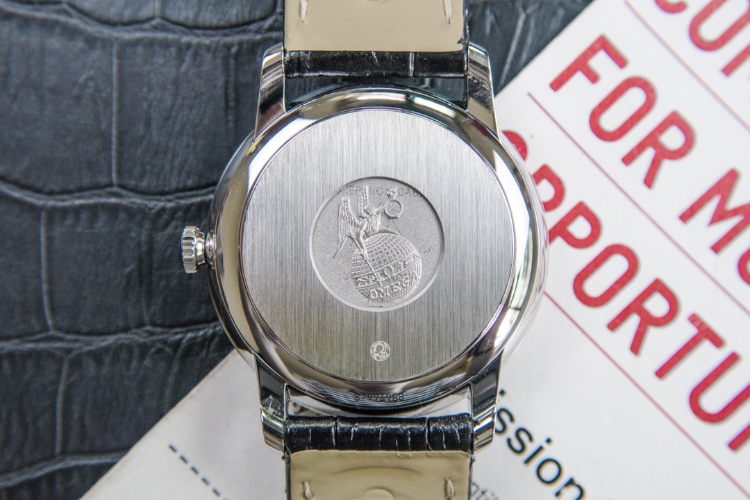 Omega Kinetic Die Fei is equipped with 2824