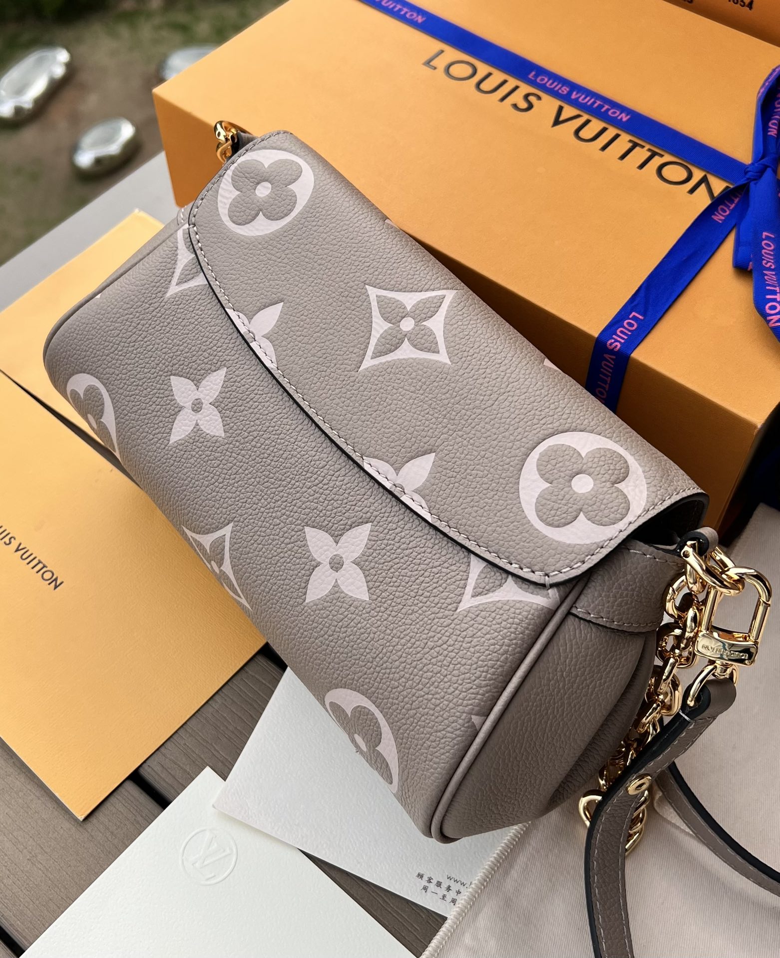 LV164827 bag