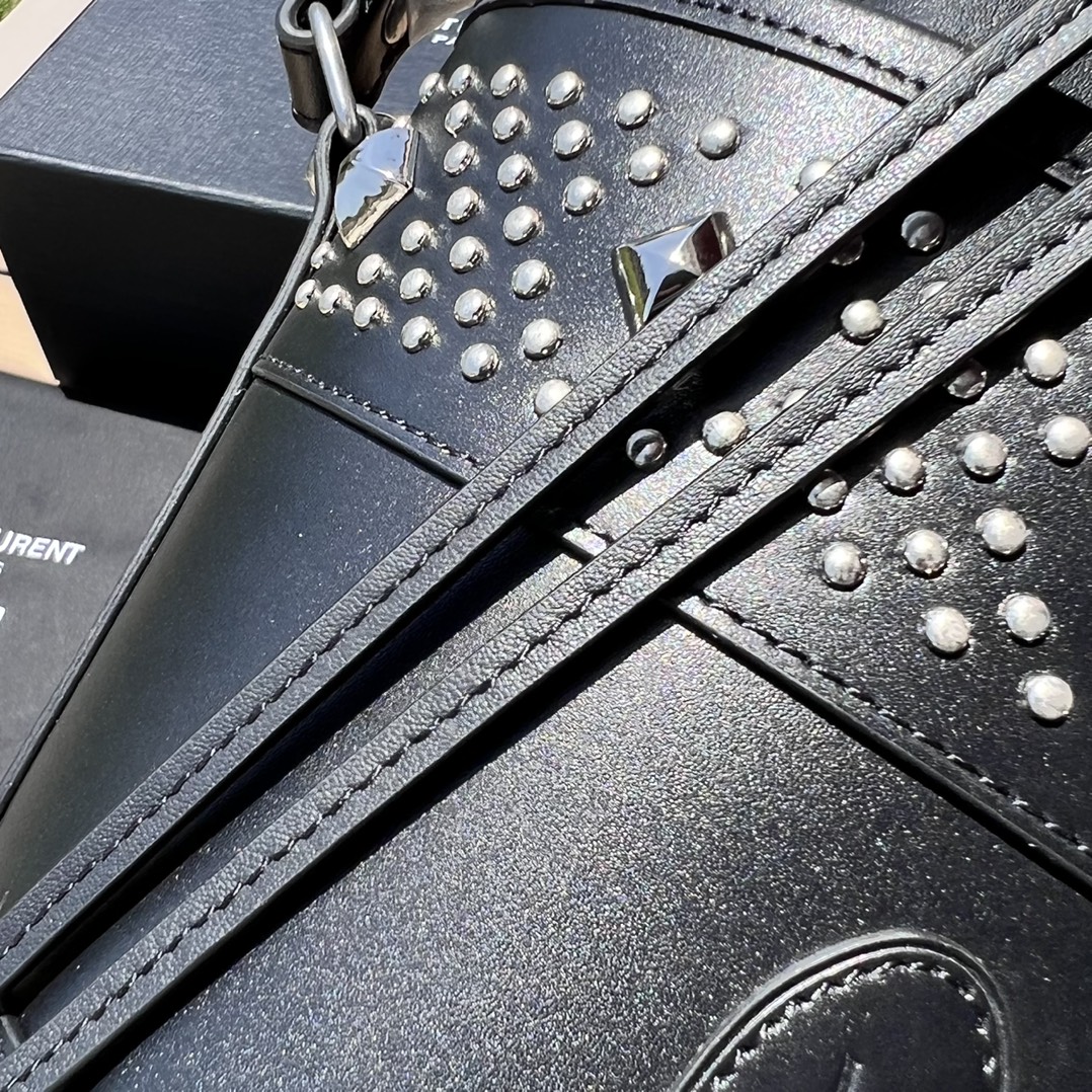 Saint Laurent: 170486