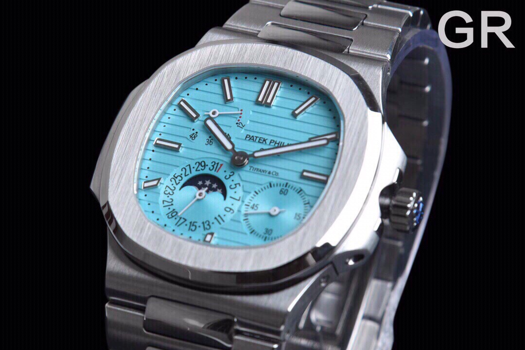Patek Philippe Nautilus 5712/1A-001 multi-function watch