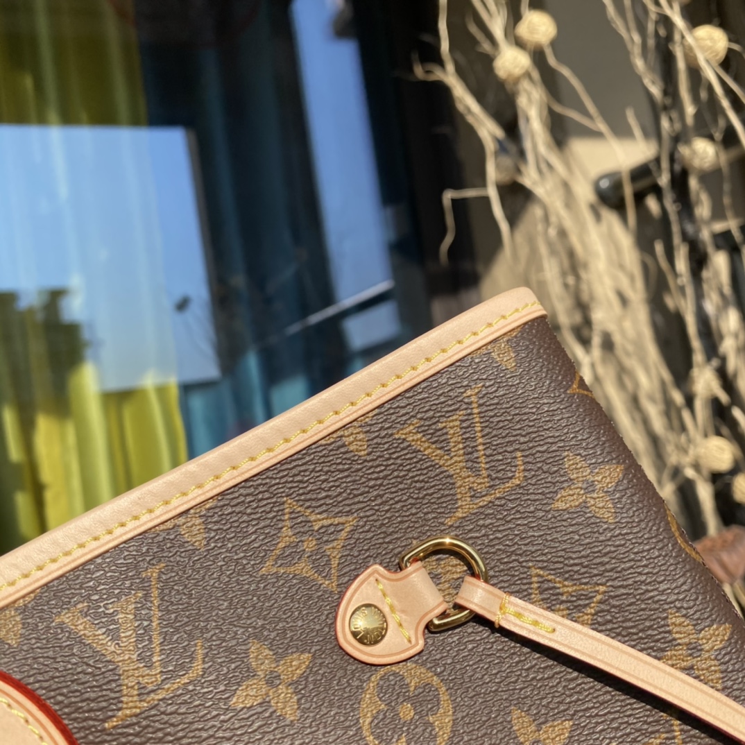 LV 164075 bag style