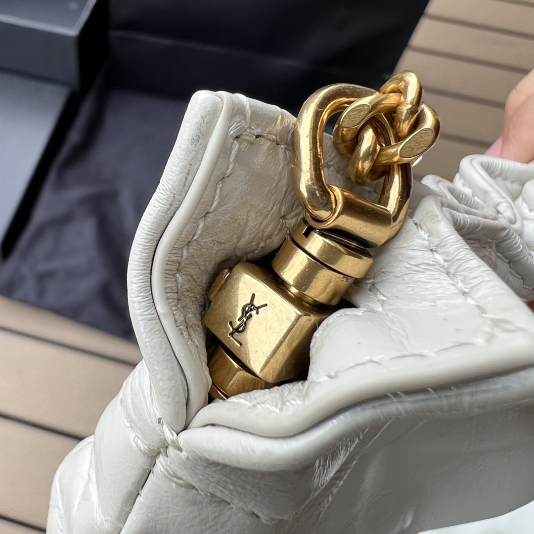 Saint Laurent: 170480