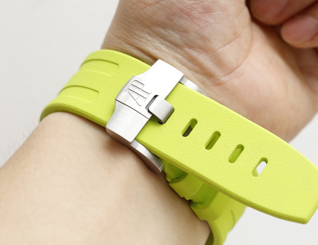 AP Audemars Piguet Royal Oak Series Fruit Watch Model: 26703