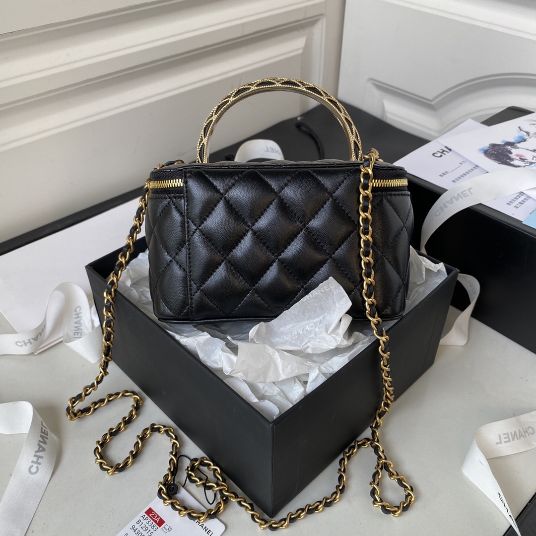 Chanel AP3383 bag