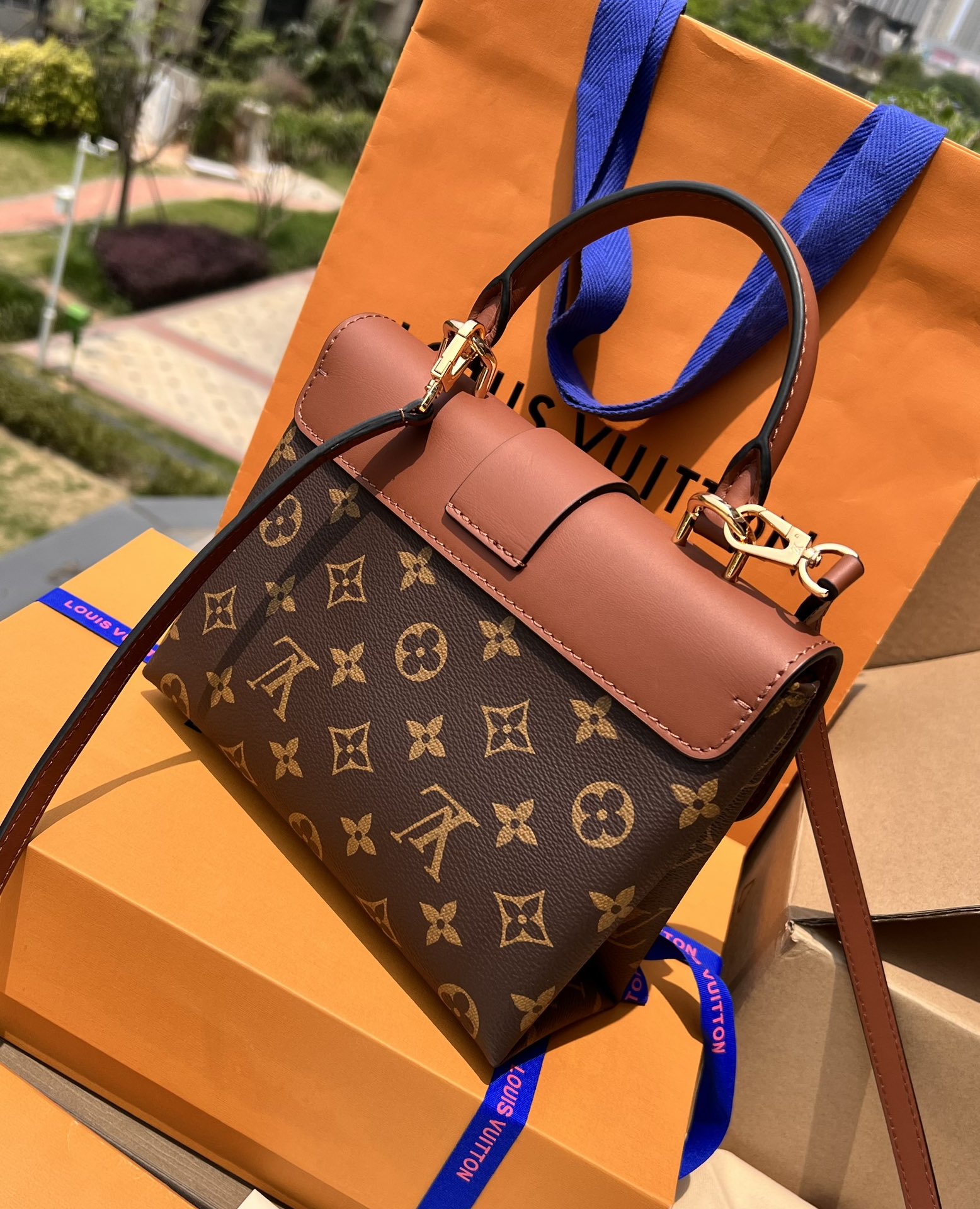 LV164848 bag