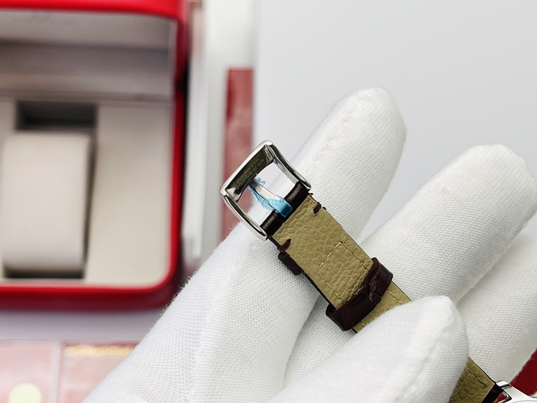 Omega Omega Diefei ladies watch! Challenging perfection, the dial size is 27.4mm