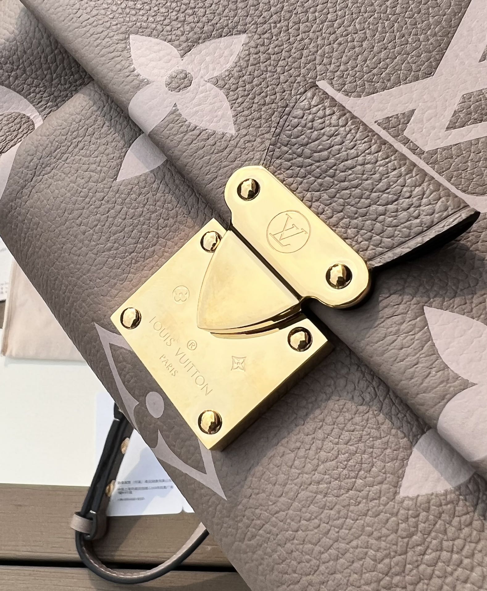 LV164827 bag
