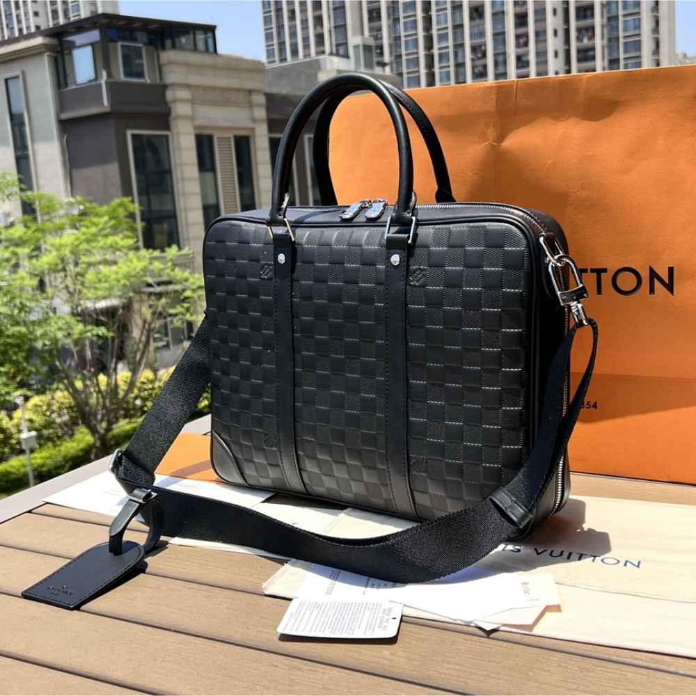 LV164409 men's bag