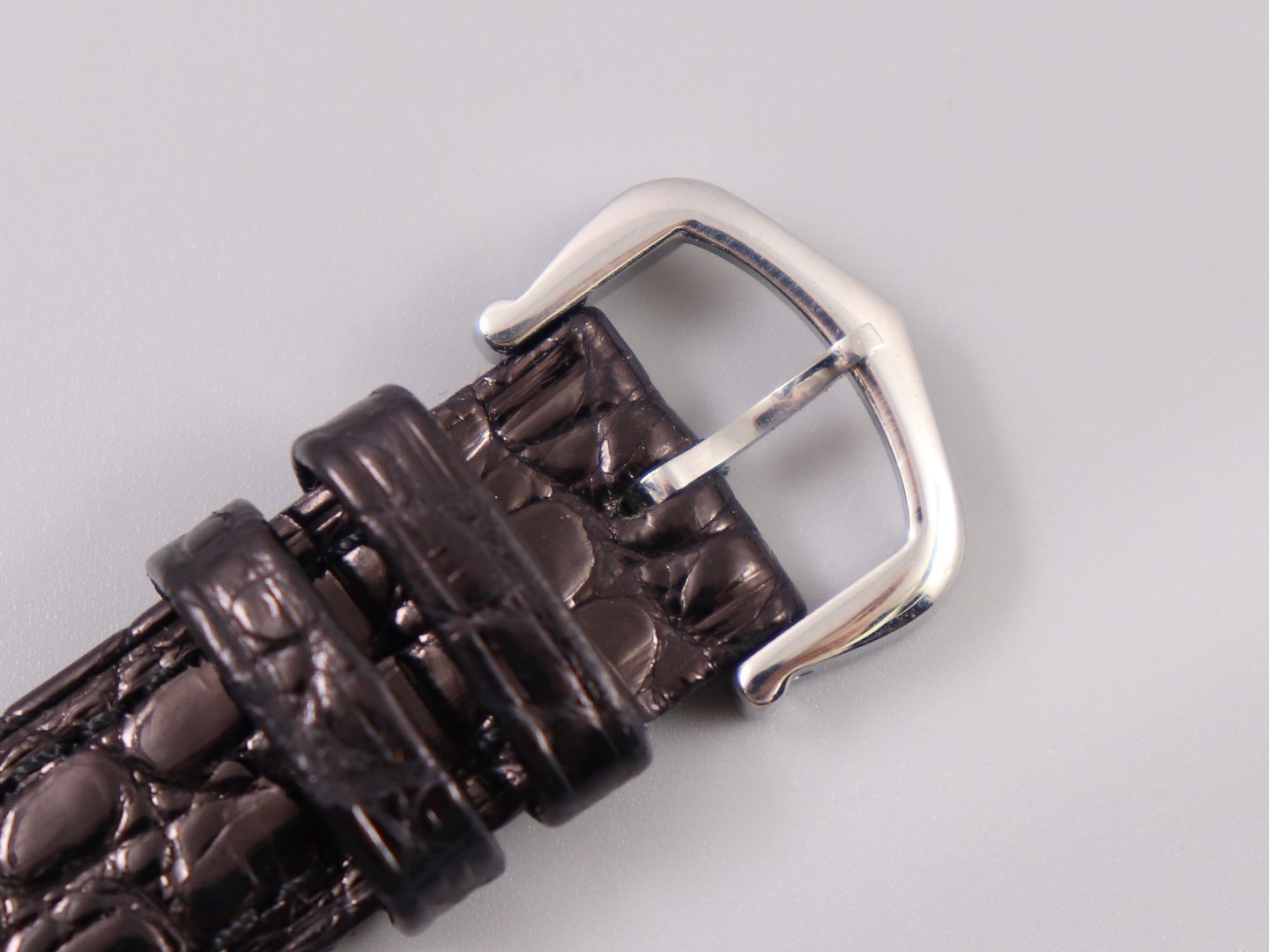 Cartier cheetah watch size: 27 x 37 mm, 22*30 mm