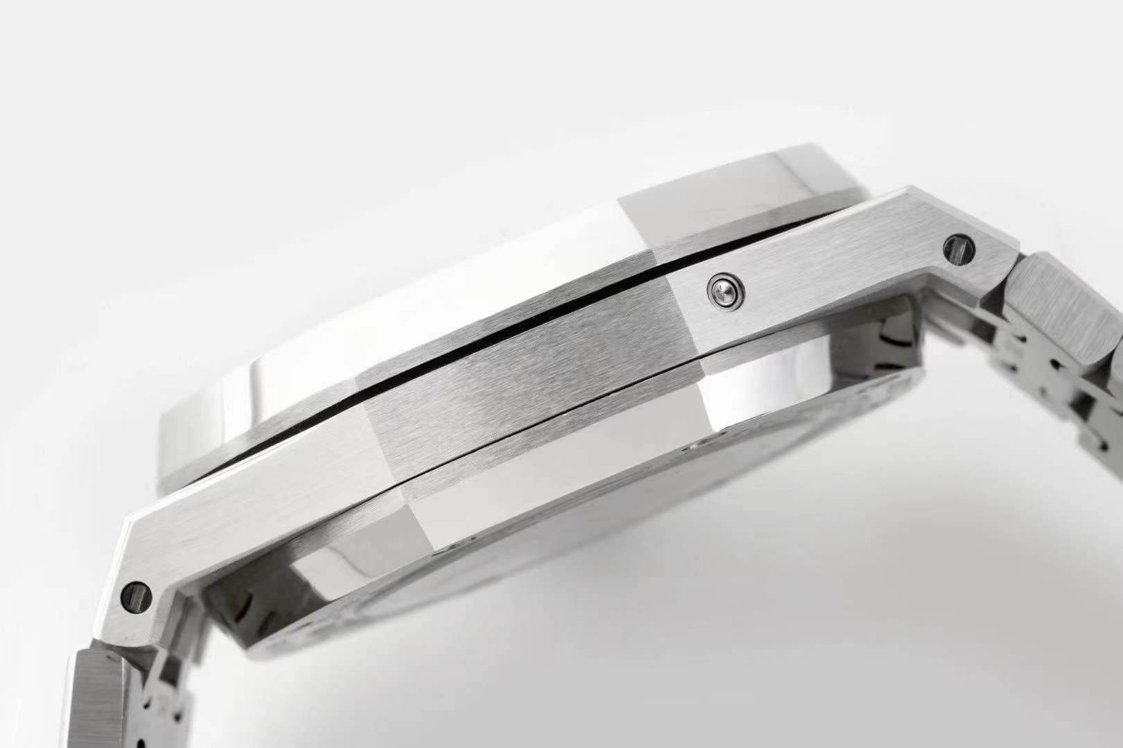 Audemars Piguet Royal Oak series multi-functional watches 26574 and 26606