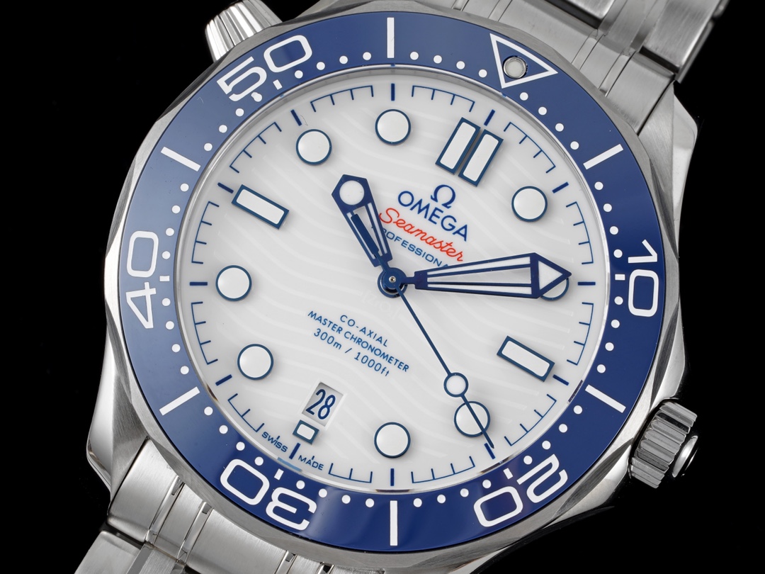Omega SEAMASTER Seamaster Planet Ocean 210.30.42.20.01.001
