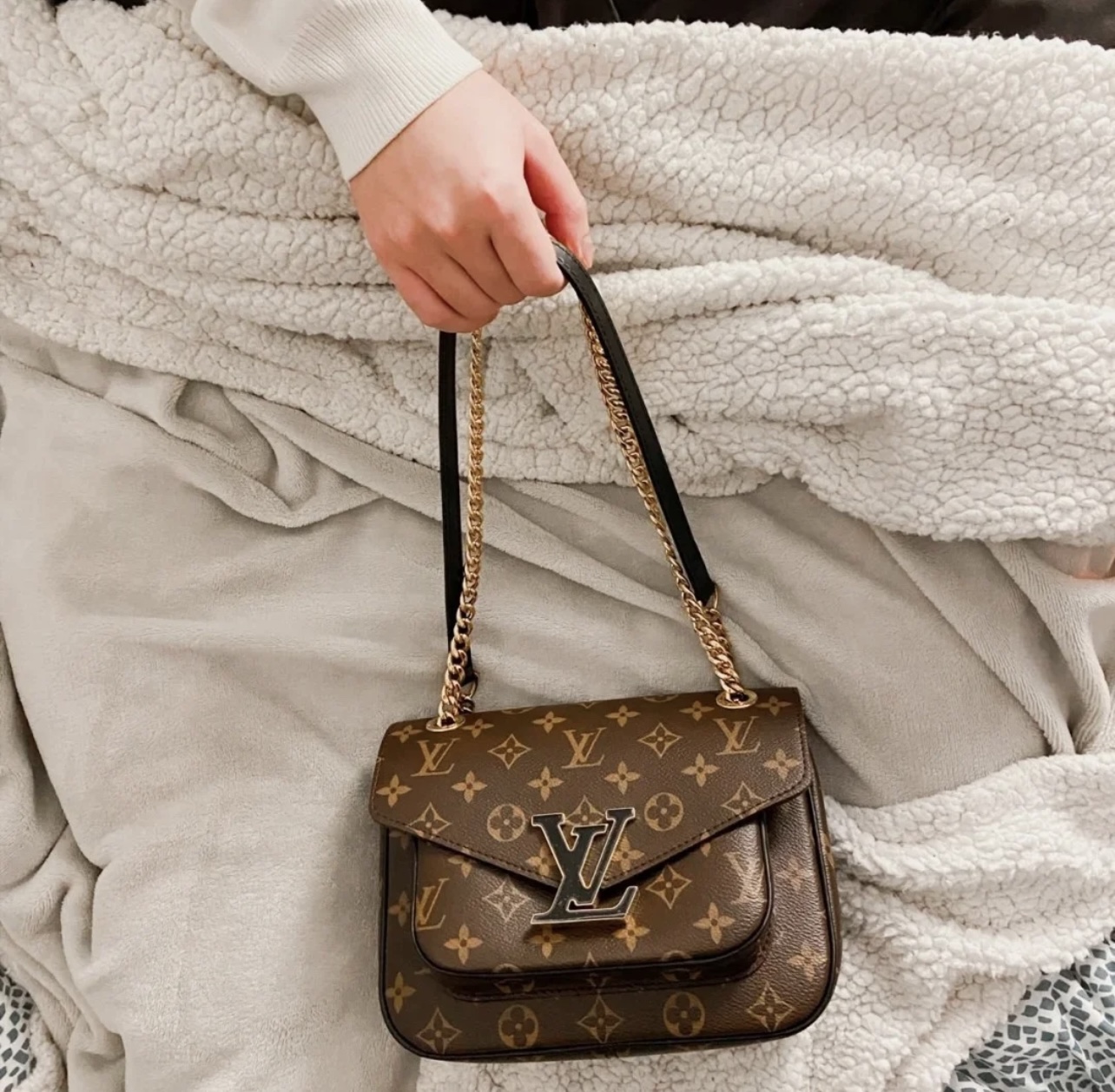 LV164653 bag