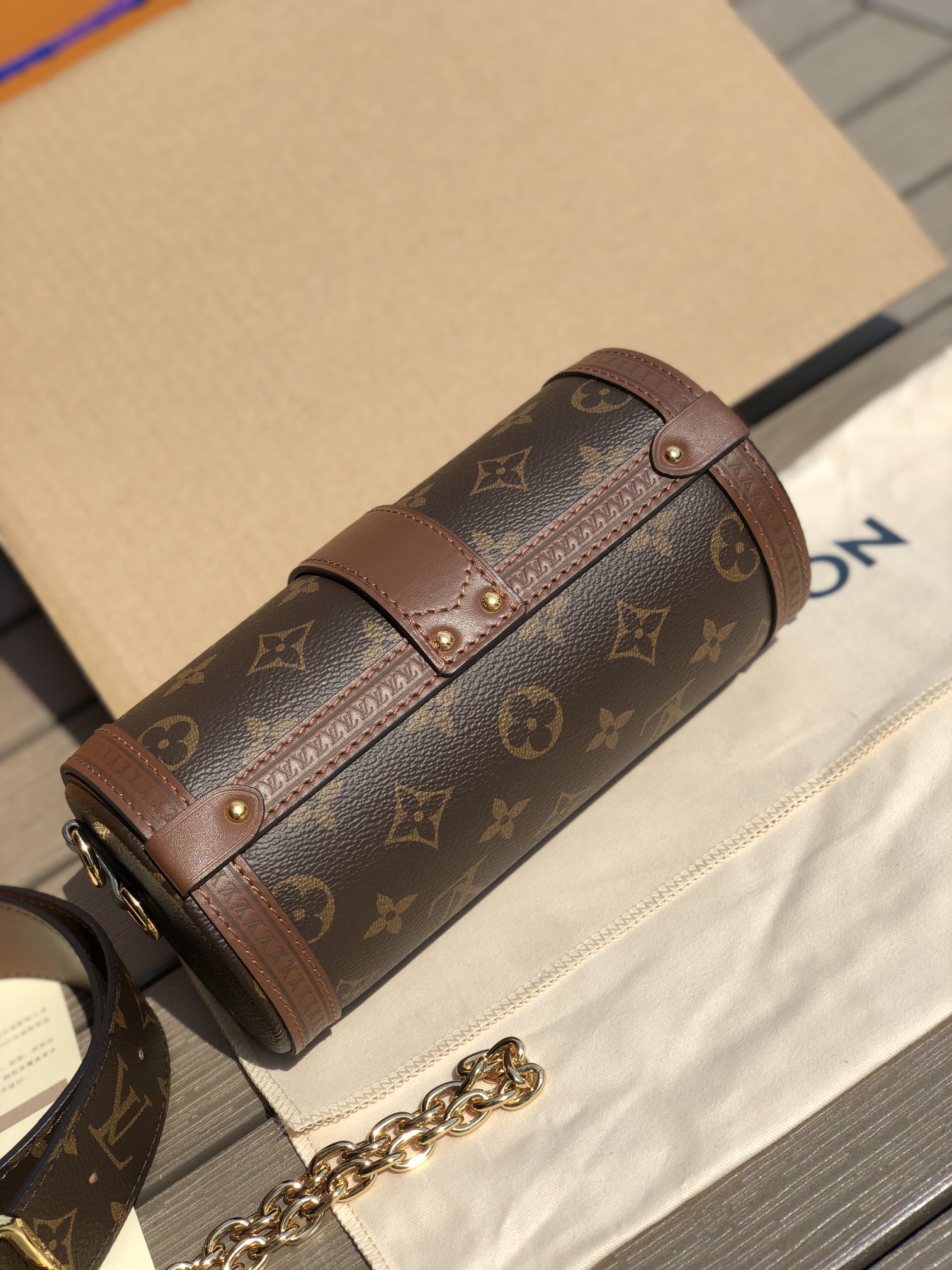 LV164768 bag