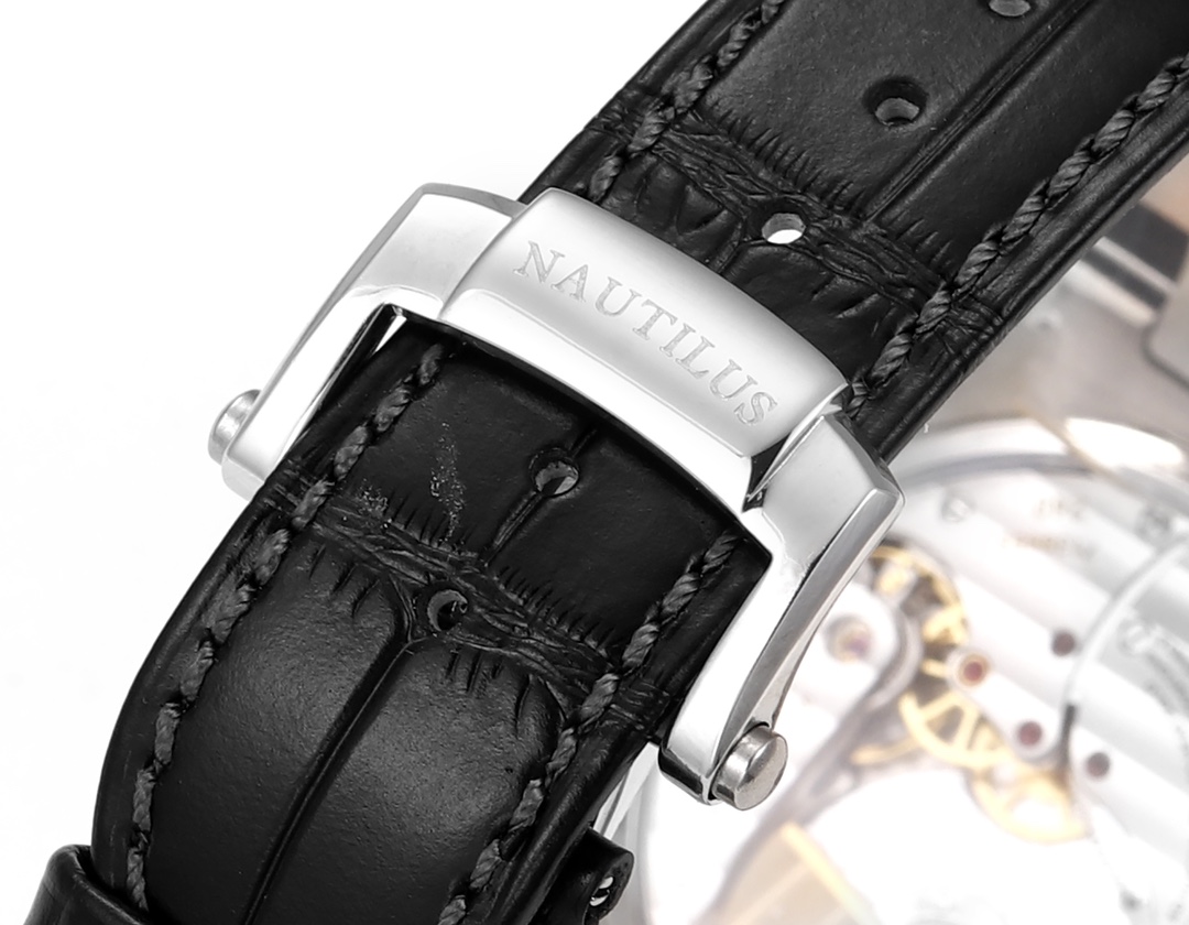 Patek Philippe 5712GR 