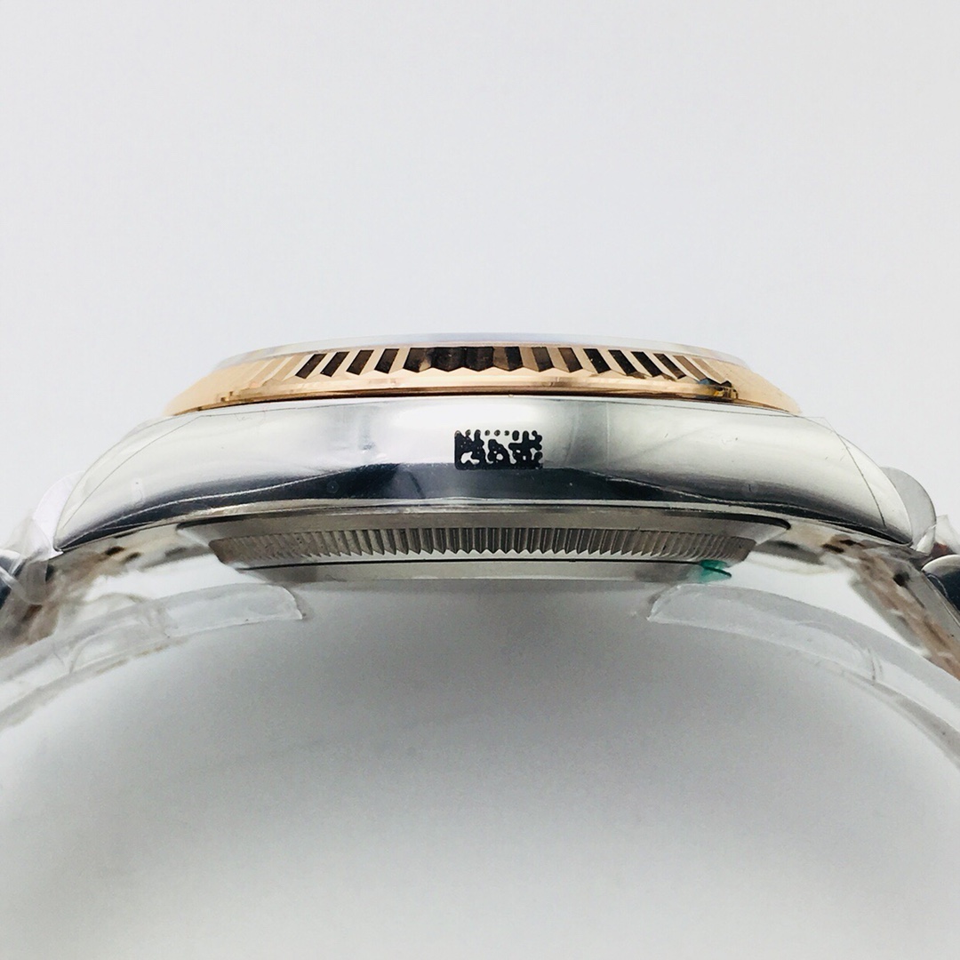 Rolex's original molded 3235 automatic mechanical movement Datejust series 126233