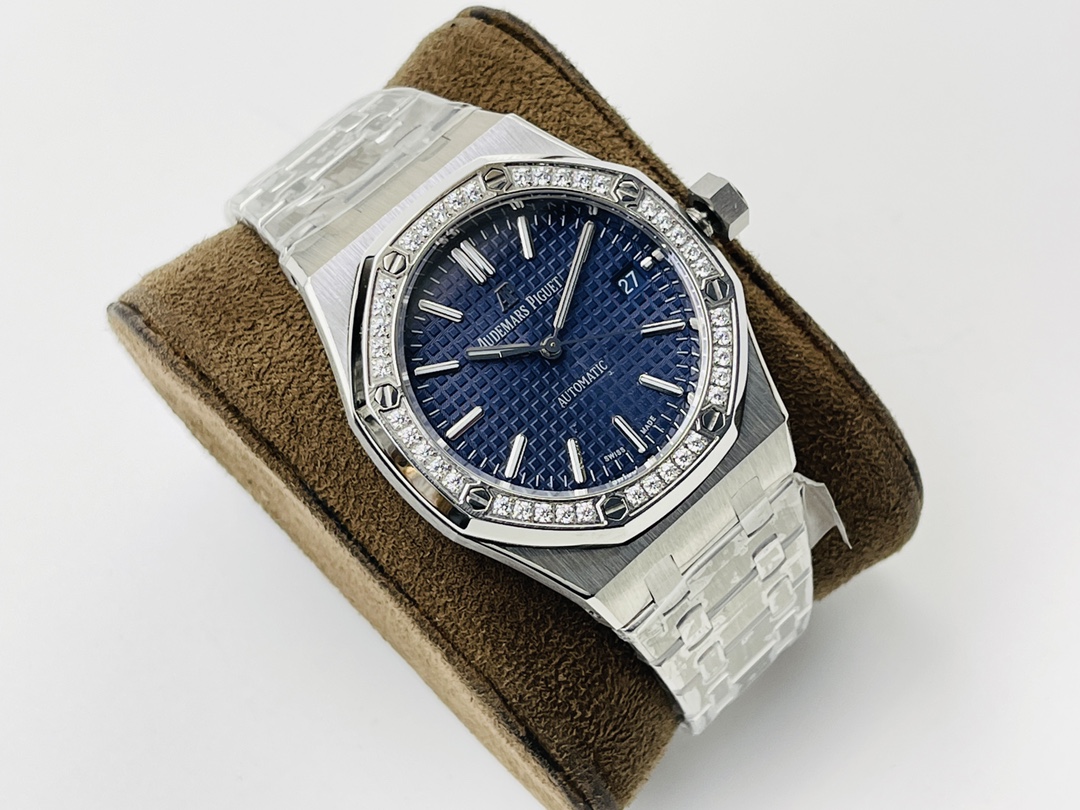 Audemars Piguet A Anniversary Women's Audemars Piguet Royal Oak 37MM Watch!