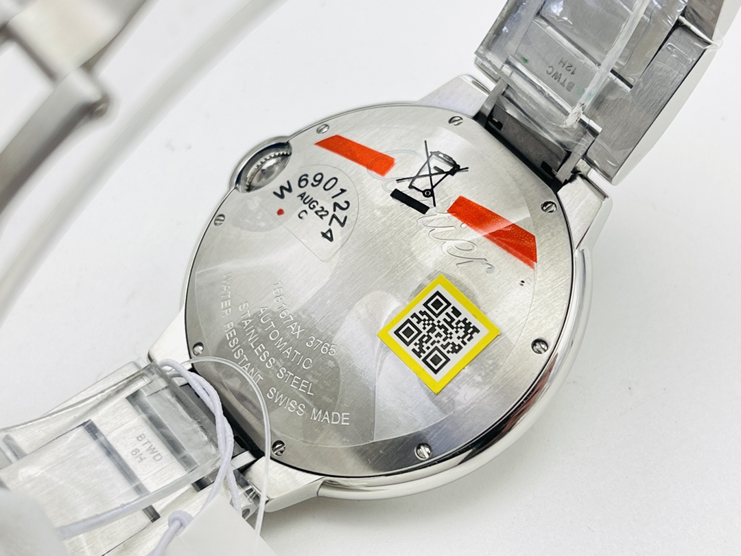 Cartier's latest version of the full series of quick-release Blue Balloon watches!