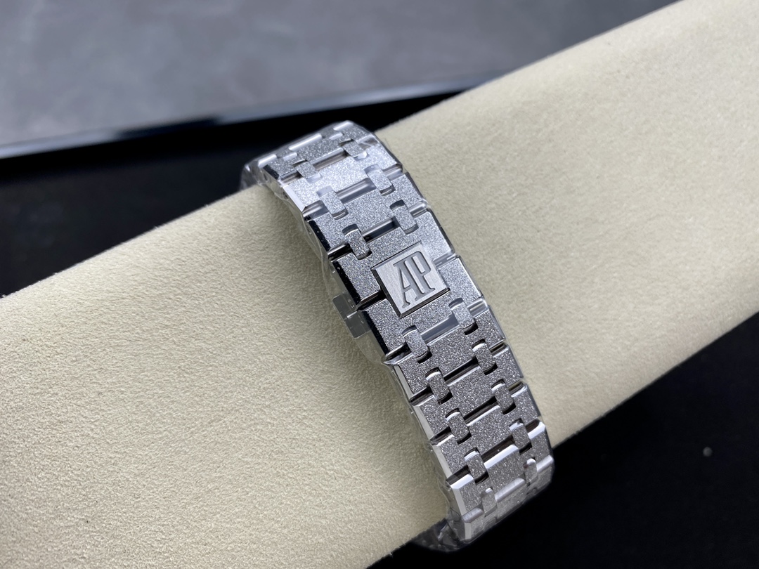 Audemars Piguet Frost Gold 15410