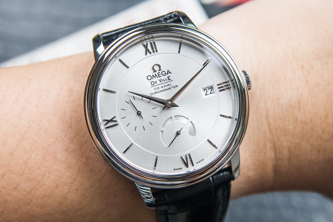 Omega Kinetic Die Fei is equipped with 2824