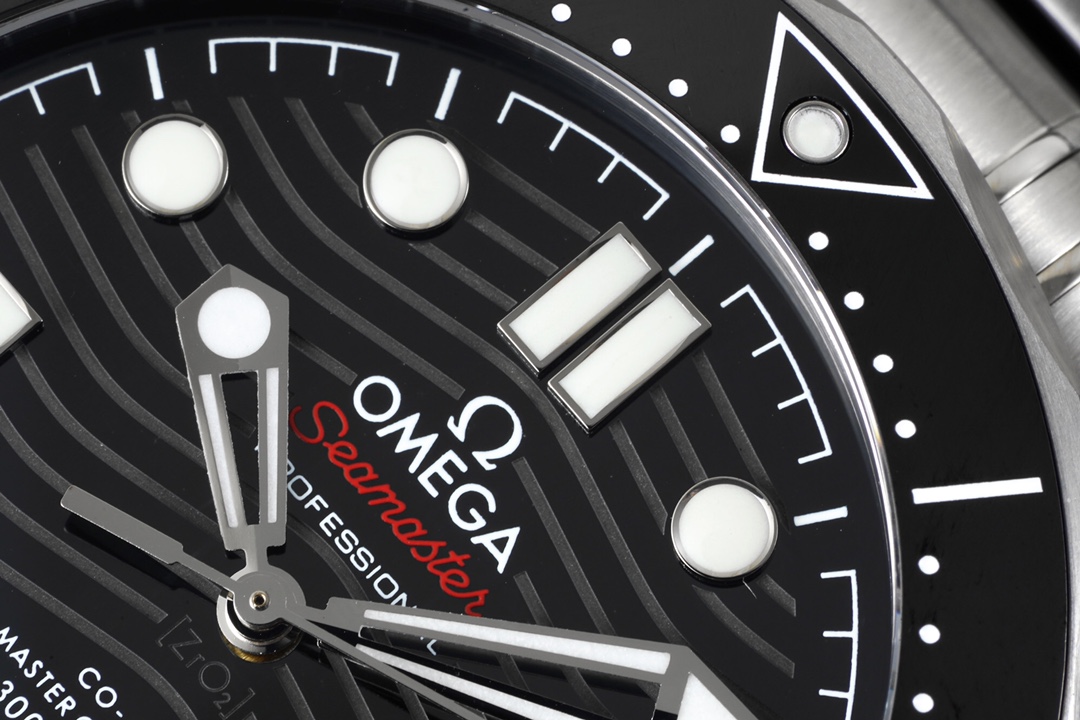Omega SEAMASTER Seamaster Planet Ocean 300m 300m Coaxial Master Chronometer 42mm