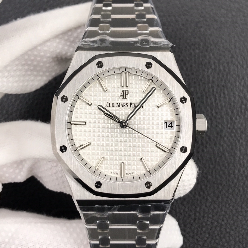 Audemars Piguet Royal Oak 15500V2 version