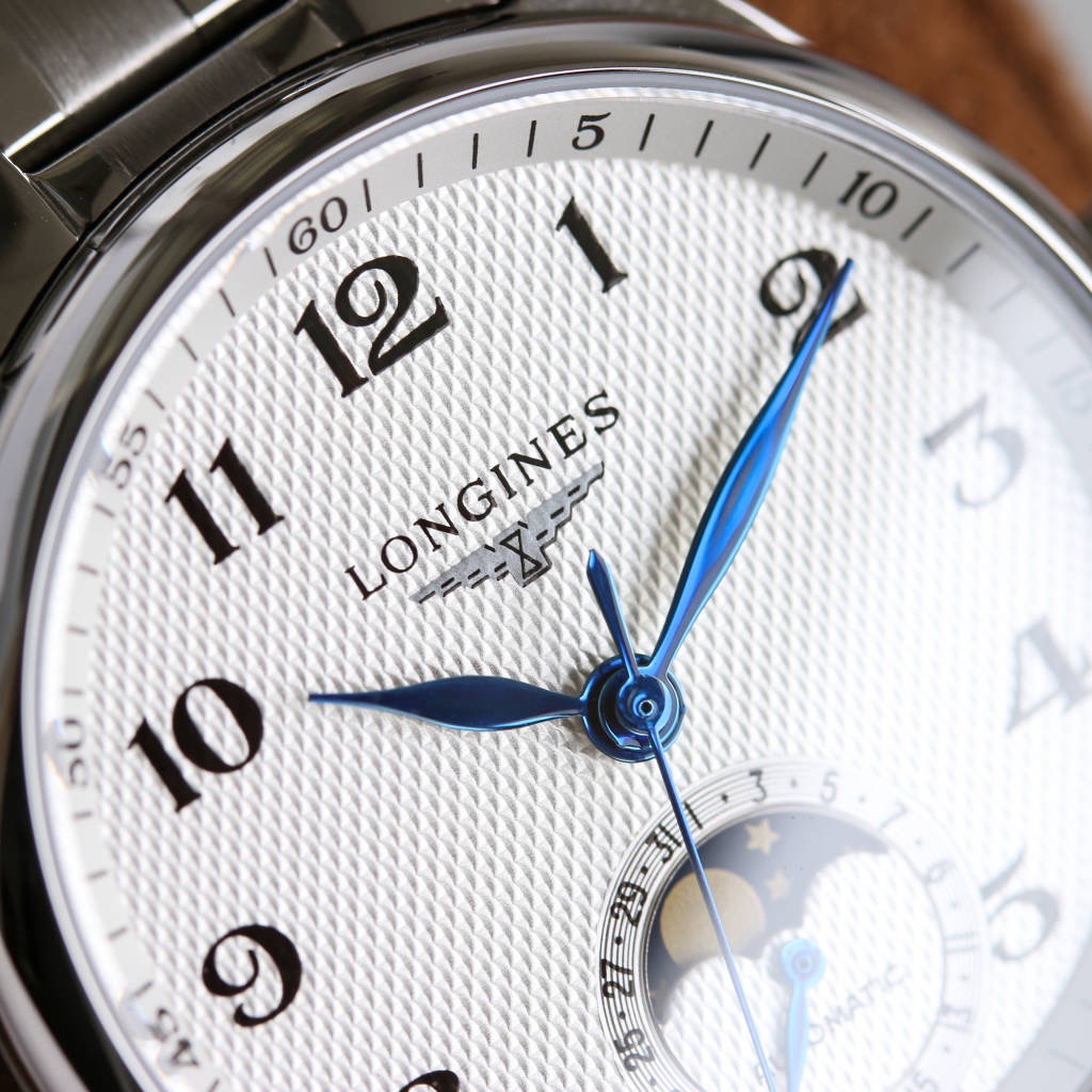 Longines' famous women's series L2.409..4.87.4 is simple and elegant,