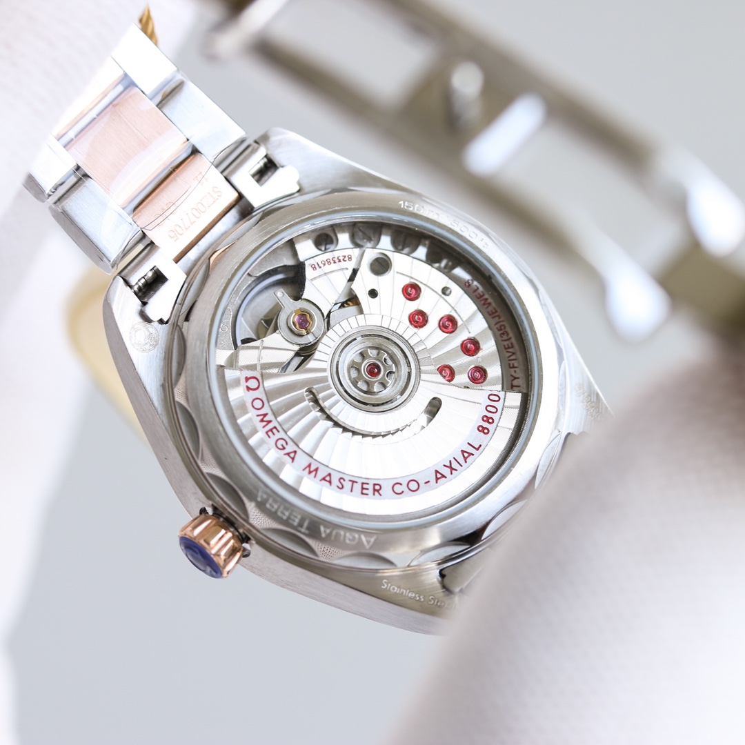 The Omega Seamaster series has a diameter of 34mm