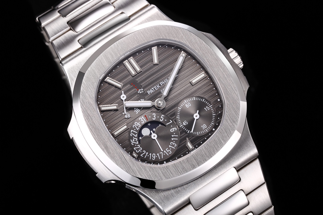 Patek Philippe Nautilus 5712/1A-001 multi-function watch
