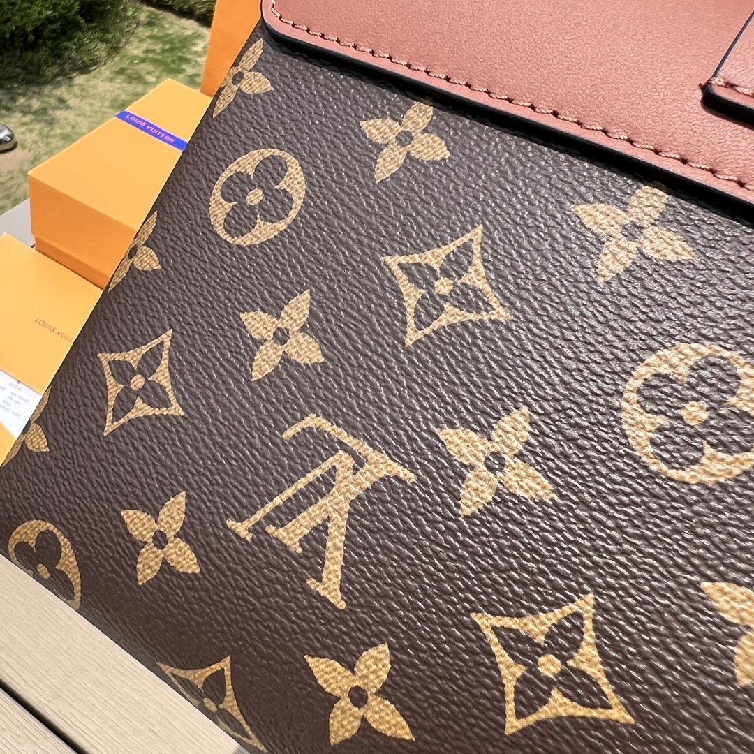 LV164848 bag