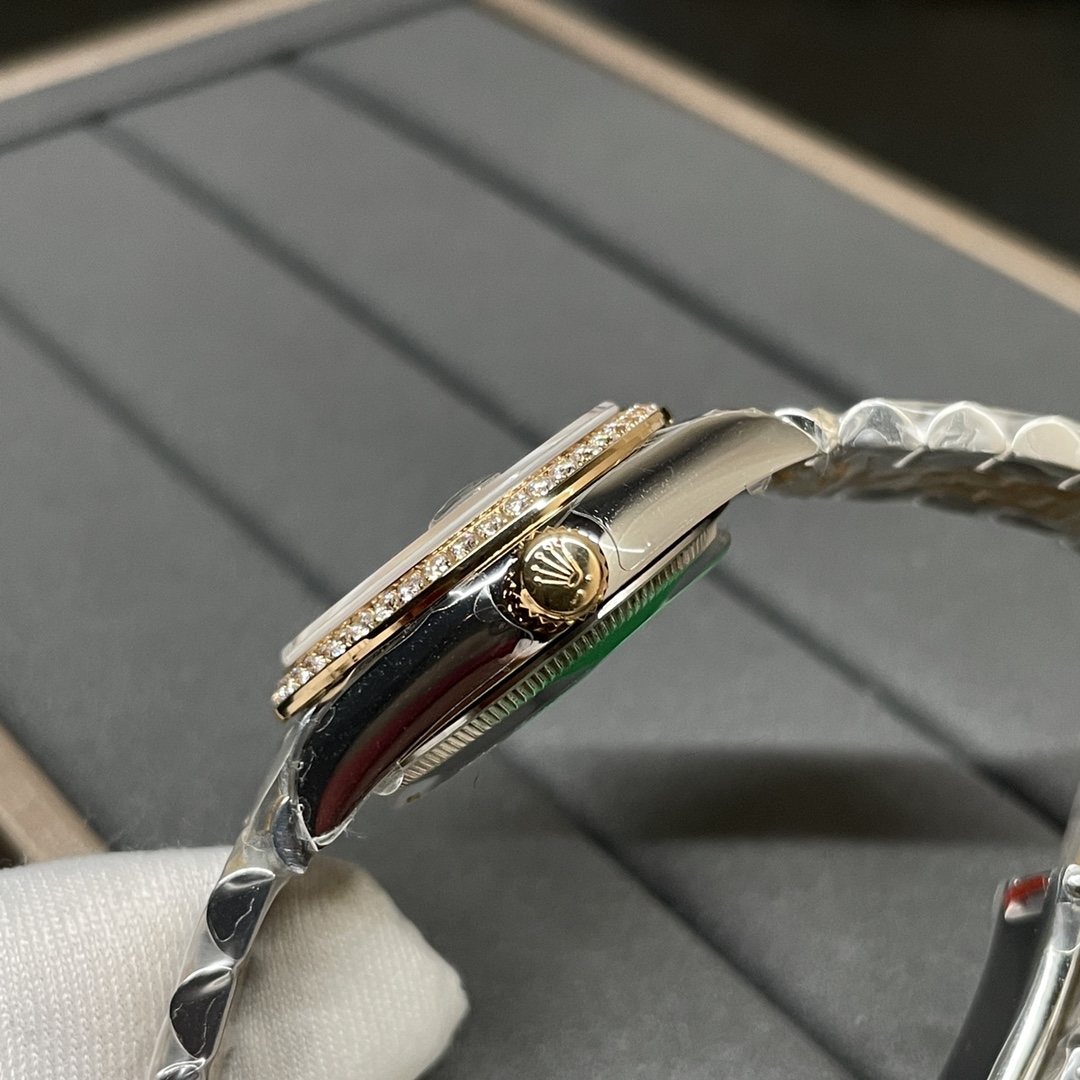 Rolex Women's Datejust 31MM Datejust Watch!