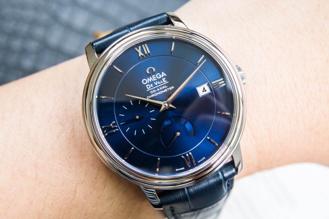 Omega Kinetic Die Fei is equipped with 2824