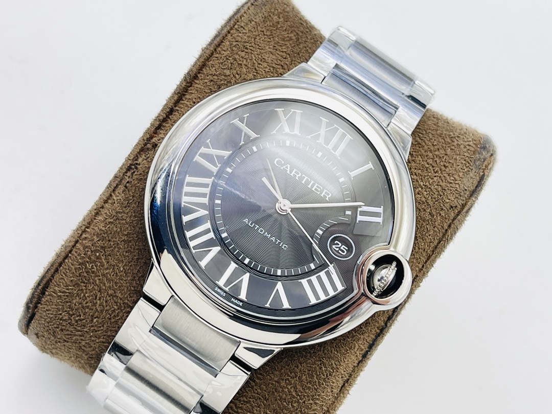 Cartier's latest version of the full series of quick-release Blue Balloon watches!