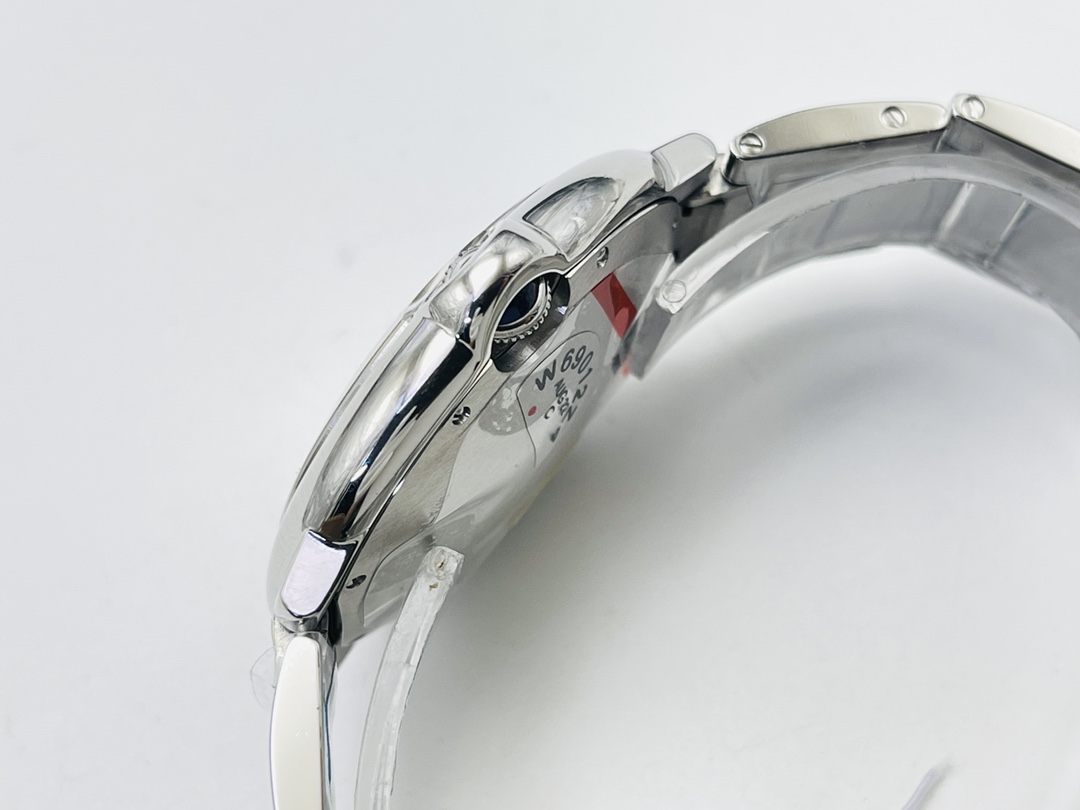 Cartier's latest version of the full series of quick-release Blue Balloon watches!