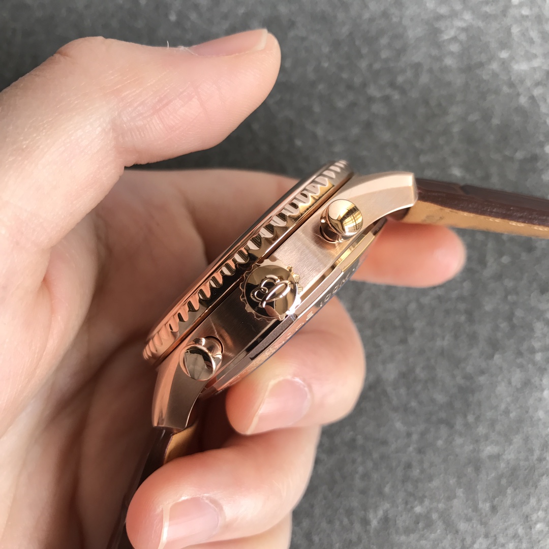 Breitling's super domineering BL Breitling Pilot 8